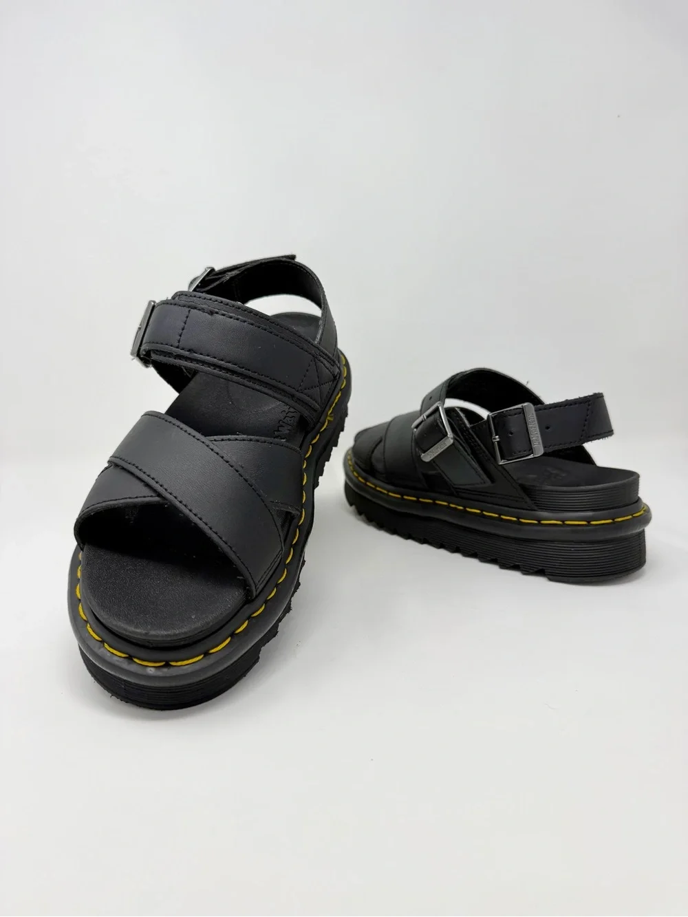 Dr. Martens Voss II Women’s US 6 Black Hydro Leather Platform Sandals Minimalist